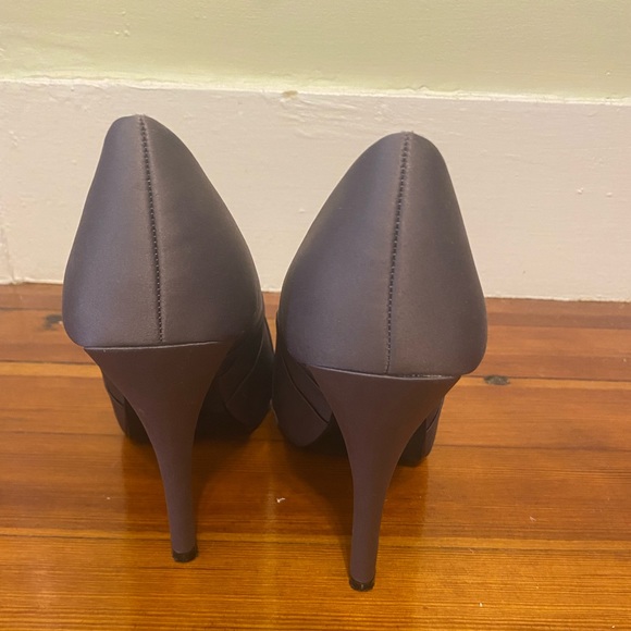 Purpley Brown Hue High Heels - Picture 3 of 5